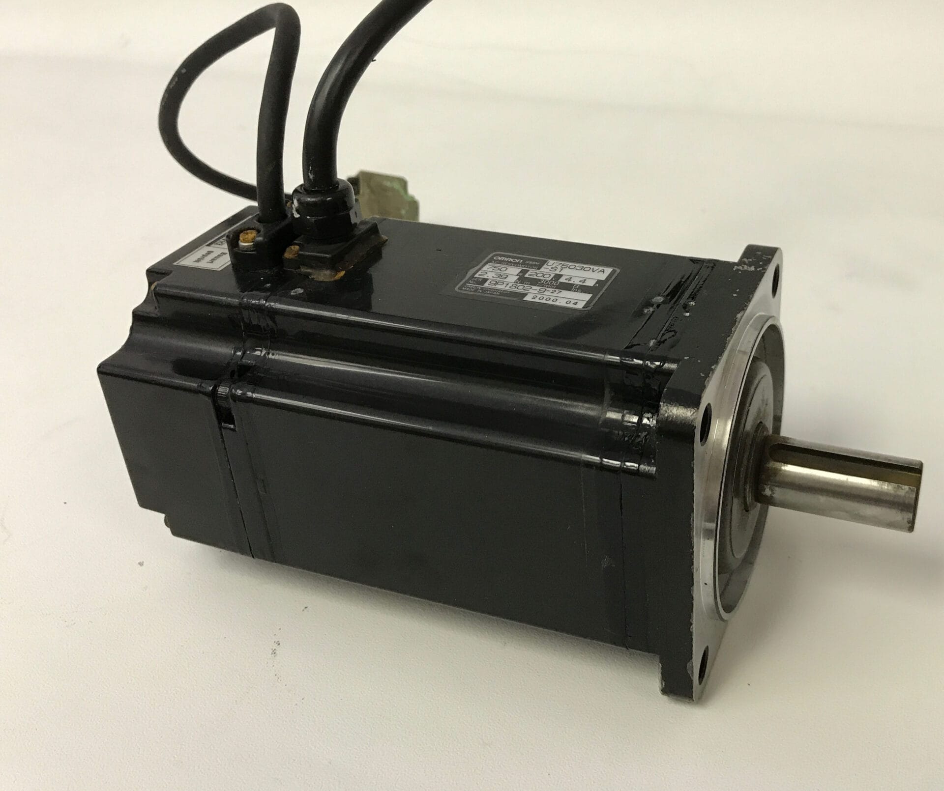 R88M-U75030VA-S1 | OMRON AC Servo Motor